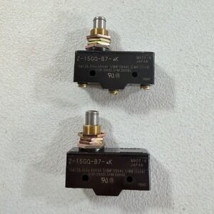 Lot Of 2 NEW Omron 15A 125,250,480VAC Panel Mount‎ Snap Switch Z-15GQ-B7-K